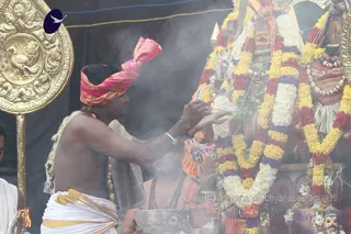 http://nithyananda.org/sites/default/files/photo-gallery/2015-07jul-18th-nithyananda-diary_IMG_9870_varanasi-homa.JPG