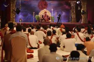 http://nithyananda.org/sites/default/files/photo-gallery/2015-07jul-9th-nithyananda-diary_IMG_5743_varanasai-satsang-swamiji.JPG