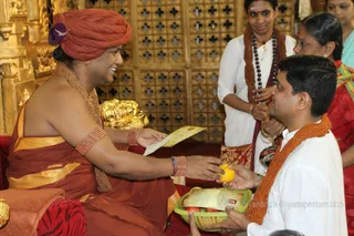 http://nithyananda.org/sites/default/files/photo-gallery/2015-08aug-26th-nithyanda-diary_IMG_9584_bidadi-satsang-swamiji.JPG