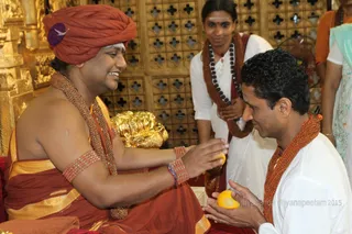http://nithyananda.org/sites/default/files/photo-gallery/2015-08aug-26th-nithyanda-diary_IMG_9586_bidadi-satsang-swamiji.JPG