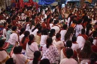 http://nithyananda.org/sites/default/files/photo-gallery/2015-09sep-18th-nithyananda-diary_IMG_8906_Nasik-shivoham-process-crowd-participants.jpeg