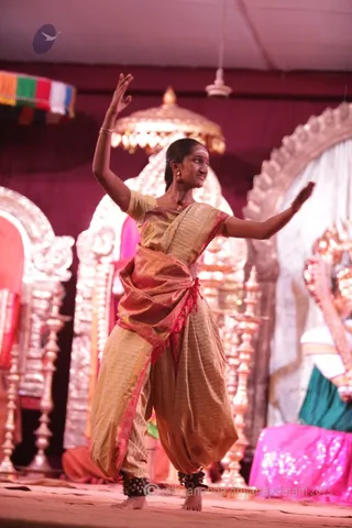 http://nithyananda.org/sites/default/files/photo-gallery/2015-09sep-18th-nithyananda-diary_IMG_8945_Nasik-bharathanatiyam-dance.jpeg