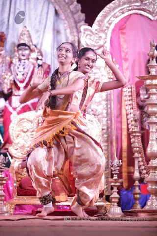 http://nithyananda.org/sites/default/files/photo-gallery/2015-09sep-18th-nithyananda-diary_IMG_8949_Nasik-bharathanatiyam-dance.jpeg