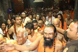 http://nithyananda.org/sites/default/files/photo-gallery/2015-09sep-18th-nithyananda-diary_IMG_9480_triambakeshwar-temple-devotees.jpeg