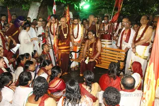 http://nithyananda.org/sites/default/files/photo-gallery/2015-09sep-18th-nithyananda-diary_IMG_9563_triambakeshwar-temple-swamiji-with-participats.jpeg