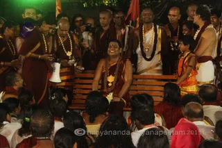 http://nithyananda.org/sites/default/files/photo-gallery/2015-09sep-18th-nithyananda-diary_IMG_9614_triambakeshwar-temple-swamiji-with-participats.jpeg