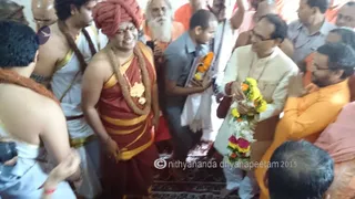 http://nithyananda.org/sites/default/files/photo-gallery/2015-09sep-20th_nithyanda-diary_DSC_0764_swamiji-with%20-mp-cm.JPG