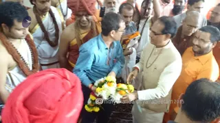 http://nithyananda.org/sites/default/files/photo-gallery/2015-09sep-20th_nithyanda-diary_DSC_0765_swamiji-with%20-mp-cm.JPG