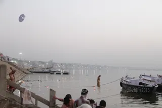 http://nithyananda.org/sites/default/files/photo-gallery/2015-10oct-11th-nithyananda-diary_IMG_4822_varanasi-ia-sunriseyoga-ganga.JPG