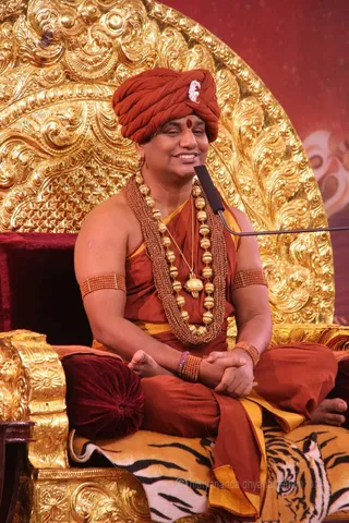 http://nithyananda.org/sites/default/files/photo-gallery/2015-10oct-11th-nithyananda-diary_IMG_5004_varanasi-ia-satsang-swamiji.JPG