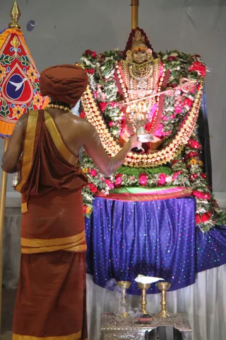 http://nithyananda.org/sites/default/files/photo-gallery/2015-10oct-12th-nithyananda-diary_IMG_5658_varanasi-ia-kalabhairava-homa.JPG