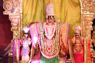 http://nithyananda.org/sites/default/files/photo-gallery/2015-10oct-15th-nithyananda-diary_IMG_6496_varanasi-ia-navaratri-alankar-devi.JPG