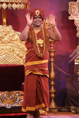 http://nithyananda.org/sites/default/files/photo-gallery/2015-10oct-15th-nithyananda-diary_IMG_6589_varanasi-ia-satsang-swamiji.JPG