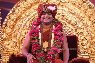 http://nithyananda.org/sites/default/files/photo-gallery/2015-10oct-16th-nithyananda-diary_IMG_6838_varanasi-ia-navaratri-celebrations-swamiji_0.JPG