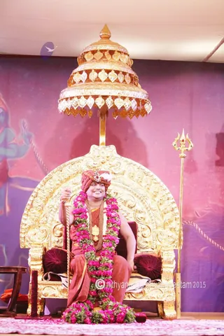 http://nithyananda.org/sites/default/files/photo-gallery/2015-10oct-16th-nithyananda-diary_IMG_6850_varanasi-ia-navaratri-celebrations-swamiji_0.JPG