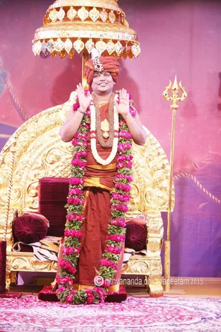 http://nithyananda.org/sites/default/files/photo-gallery/2015-10oct-16th-nithyananda-diary_IMG_6876_varanasi-ia-navaratri-celebrations-swamiji_0.JPG