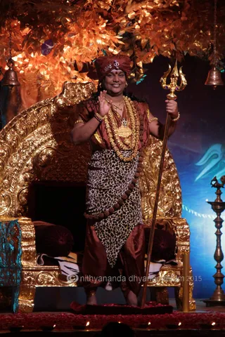 http://nithyananda.org/sites/default/files/photo-gallery/2015-10oct-17th-nithyananda-diary_IMG_7147_varanasi-ia-darshan-swamiji.JPG
