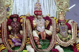 http://nithyananda.org/sites/default/files/photo-gallery/2015-10oct-17th-nithyananda-diary_IMG_7212_varanasi-ia-samaya-deeksha-soma-skanda.jpg