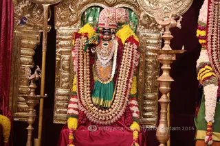 http://nithyananda.org/sites/default/files/photo-gallery/2015-10oct-18th-nithyananda-diary_IMG_7476_varanasi-ia-meenakshi-thirukalyanam-meenakshi_deity.JPG