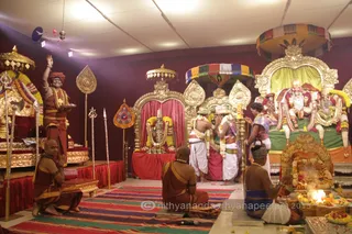 http://nithyananda.org/sites/default/files/photo-gallery/2015-10oct-18th-nithyananda-diary_IMG_7986_varanasi-ia-meenakshi-thirukalyanam-swamiji_0.JPG