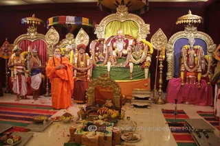 http://nithyananda.org/sites/default/files/photo-gallery/2015-10oct-18th-nithyananda-diary_IMG_8192_varanasi-ia-meenakshi-thirukalyanam-akhada-swamis-swamiji.JPG
