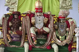 http://nithyananda.org/sites/default/files/photo-gallery/2015-10oct-19th-nithyananda-diary_IMG_7878_varanasi-ia-rudra-homa-soma-skanda.JPG