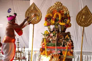 http://nithyananda.org/sites/default/files/photo-gallery/2015-10oct-19th-nithyananda-diary_IMG_8506_varanasi-ia-rudra-homa.jpg