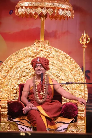 http://nithyananda.org/sites/default/files/photo-gallery/2015-10oct-20th-nithyananda-diary_IMG_8453_varanasi-ia-satsang-swamiji.JPG