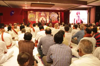 http://nithyananda.org/sites/default/files/photo-gallery/2015-10oct-20th-nithyananda-diary_IMG_9221_varanasi-ia-satsang-swamiji.JPG