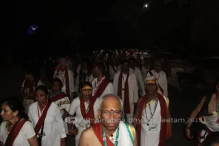 http://nithyananda.org/sites/default/files/photo-gallery/2015-10oct-21st-nithyananda-diary_IMG_9344_varanasi-ia-temple-visit-durga_0.JPG