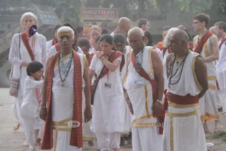 http://nithyananda.org/sites/default/files/photo-gallery/2015-10oct-21st-nithyananda-diary_IMG_9416_varanasi-ia-temple-visit-durga.JPG