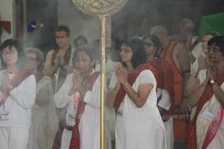 http://nithyananda.org/sites/default/files/photo-gallery/2015-10oct-21st-nithyananda-diary_IMG_9896_varanasi-ia-navaratri-day-nine-chandi-homa-crowd-participants.JPG