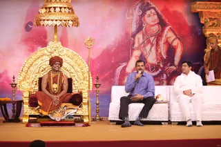 http://nithyananda.org/sites/default/files/photo-gallery/2015-10oct-26th-nithyananda-diary_IMG_0778_varanasi-ia-glimpses_of_ia-vip-guests-swamiji.JPG