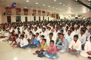 The Sabha was full with devotees awaiting for Samaya Deeksha initiation from His Holiness