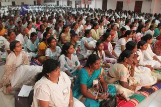 http://nithyananda.org/sites/default/files/photo-gallery/2015-10oct-31st-nithyananda-diary_IMG_1221._samaya-deeksha-program-crowd-participants.JPG