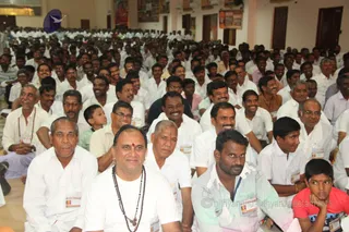 http://nithyananda.org/sites/default/files/photo-gallery/2015-10oct-31st-nithyananda-diary_IMG_1251._samaya-deeksha-program-crowd-participants.JPG