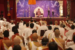 http://nithyananda.org/sites/default/files/photo-gallery/2015-10oct-7th-nithyananda-diary_IMG_2490_varanasi-ia-morning-satsang-swamiji.JPG