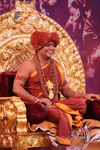 http://nithyananda.org/sites/default/files/photo-gallery/2015-10oct-7th-nithyananda-diary_IMG_2501_varanasi-ia-morning-satsang-swamiji.JPG