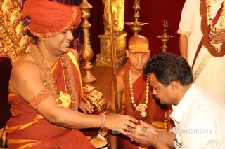 http://nithyananda.org/sites/default/files/photo-gallery/2015-10oct-7th-nithyananda-diary_IMG_2998_varanasi-ia-kalpataru-darshan-swamiji.JPG