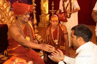 http://nithyananda.org/sites/default/files/photo-gallery/2015-10oct-7th-nithyananda-diary_IMG_3000_varanasi-ia-kalpataru-darshan-swamiji.JPG