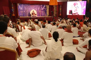 http://nithyananda.org/sites/default/files/photo-gallery/2015-10oct-9th-nithyananda-diary_IMG_3921_varanasi-ia-satsang-swamiji.JPG