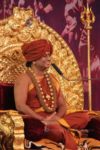 http://nithyananda.org/sites/default/files/photo-gallery/2015-10oct-9th-nithyananda-diary_IMG_3944_varanasi-ia-satsang-swamiji.JPG