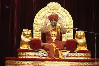 http://nithyananda.org/sites/default/files/photo-gallery/2015-11nov-09th-nithyananda-diary_IMG_2652_bidadi-raja-sabha-satsang-swamiji.JPG