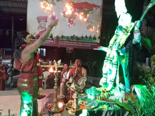 http://nithyananda.org/sites/default/files/photo-gallery/2015-11nov-10th-nithyananda-diary_20151110_205413_bidadi-diwali-kali-prana-pratishta-swamiji.JPG