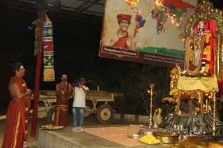 http://nithyananda.org/sites/default/files/photo-gallery/2015-11nov-13th-nithyananda-diary_IMG_2074_bangalr-adheenam-temple-durgai-amman-puja-swamiji.JPG