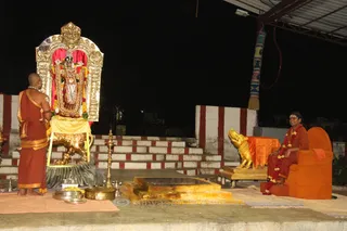 http://nithyananda.org/sites/default/files/photo-gallery/2015-11nov-13th-nithyananda-diary_IMG_2082_bangalr-adheenam-temple-durgai-amman-puja-swamiji.JPG
