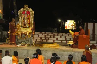 http://nithyananda.org/sites/default/files/photo-gallery/2015-11nov-13th-nithyananda-diary_IMG_2096_bangalr-adheenam-temple-durgai-amman-puja-swamiji.JPG