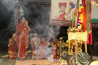 http://nithyananda.org/sites/default/files/photo-gallery/2015-11nov-13th-nithyananda-diary_IMG_2142_bangalr-adheenam-temple-durgai-amman-puja-swamiji.JPG
