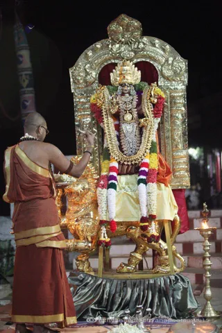 http://nithyananda.org/sites/default/files/photo-gallery/2015-11nov-14th-nithyananda-diary_IMG_4616_banglr-adheenam-pidari-amman-puja-temple.JPG