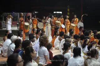 http://nithyananda.org/sites/default/files/photo-gallery/2015-11nov-14th-nithyananda-diary_IMG_4653_banglr-adheenam-pidari-amman-puja-temple.JPG